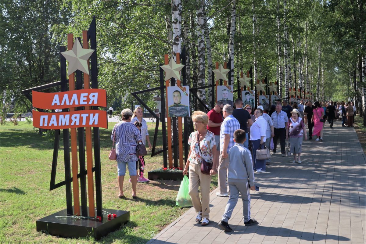 В Приокском районе открылась Аллея памяти о погибших в ходе СВО