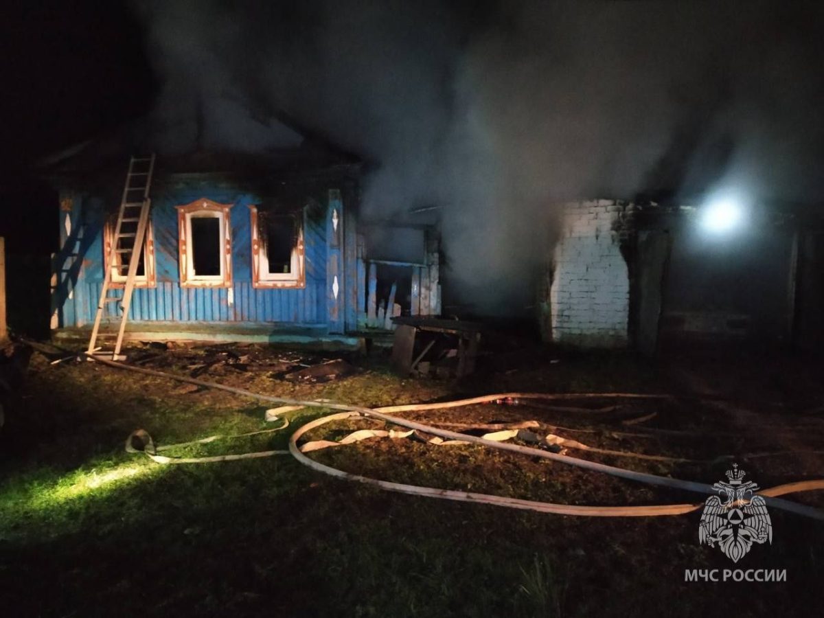 Нижегородские пенсионеры погибли в пожаре из-за непотушенной сигареты