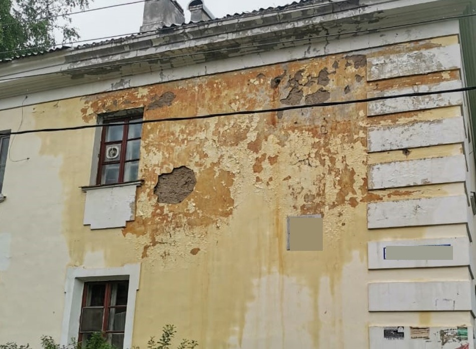 Управляющую компанию дома с протекающей крышей на Пятигорской могут оштрафовать на 300 тысяч рублей