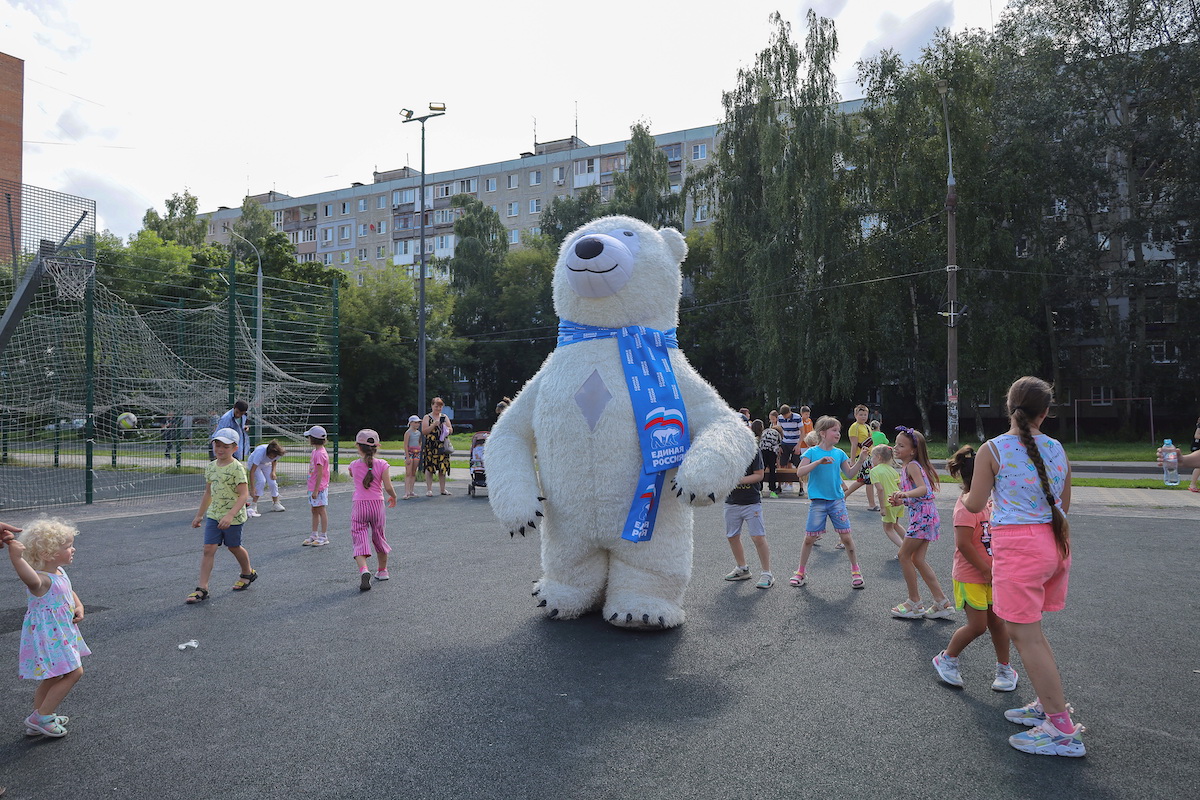 Праздник «Спорт без границ» прошел в Автозаводском районе