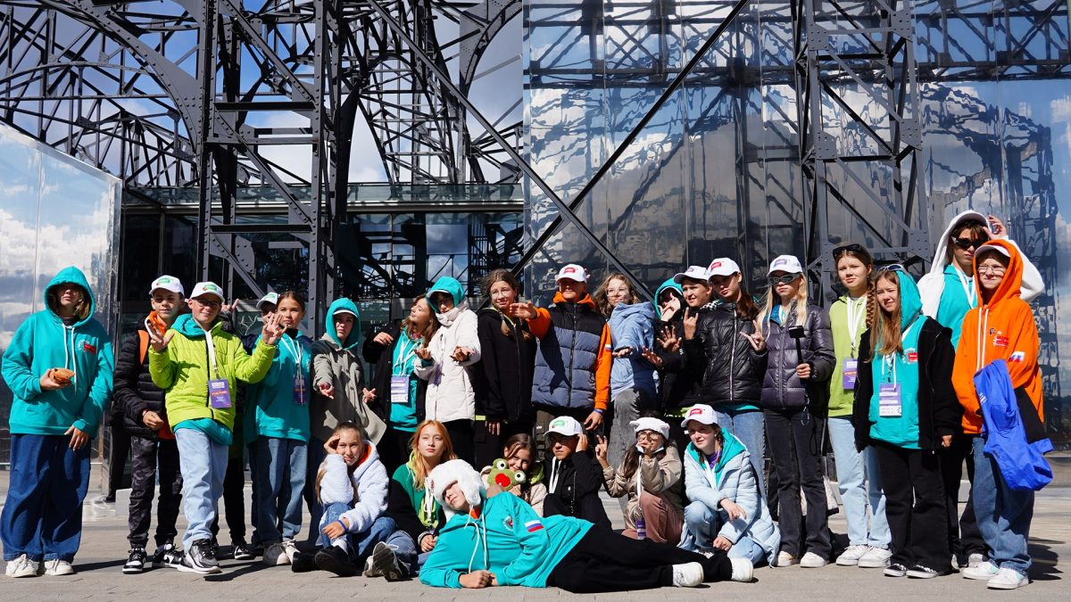 150 школьников со всей страны прибыли в Нижний Новгород в рамках проекта «Больше чем путешествие»