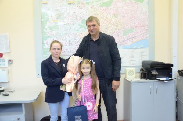 Глава Дзержинска вручил благодарность социальному участковому за предотвращение утечки газа в&nbsp;доме
