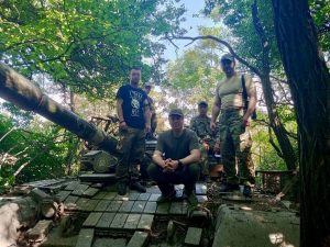Генераторы и три автомобиля из Нижегородской области доставили в подшефный танковый полк