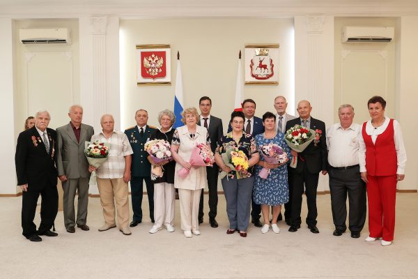 10 нижегородцев получили знаки отличия «Почетный ветеран города Нижнего Новгорода»