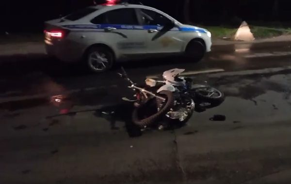 15-летнего мотоциклиста сбили на Анкудиновском шоссе