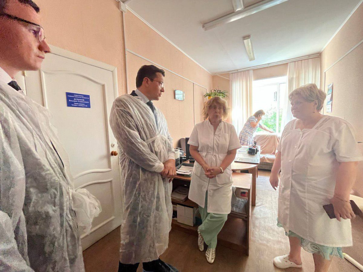 Глеб Никитин проверил больницу в Заволжье
