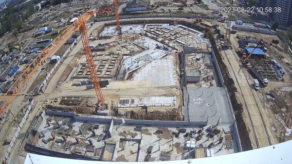 Строители приступили к возведению стен цоколя новой школы на улице Краснозвездной в Нижнем Новгороде