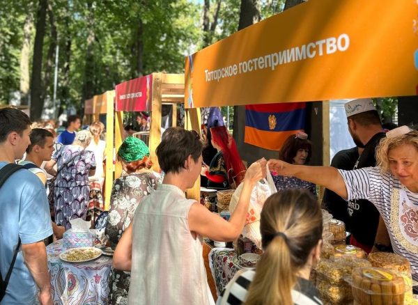 Ярмарка национальных культур «Дружный Нижний» проходит в детском парке Свердлова