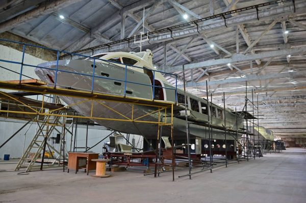 10 судов на подводных крыльях строятся на заводе в Чкаловске