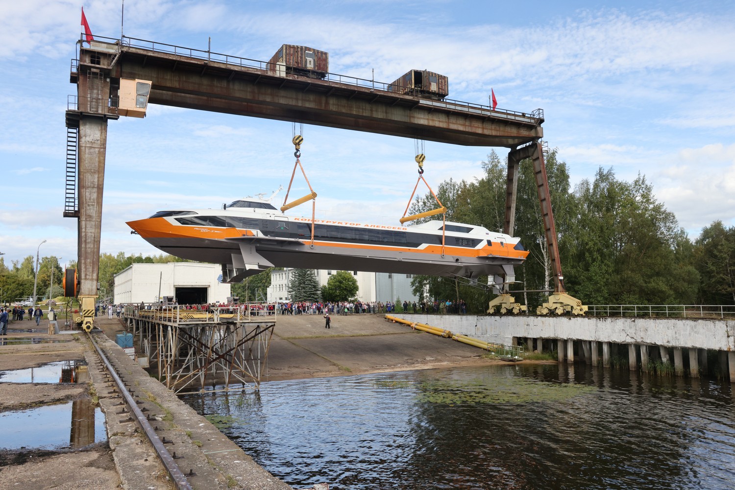 Первый «Метеор 120Р» для Нижегородской области спустили на воду в Чкаловске  | Нижегородская правда