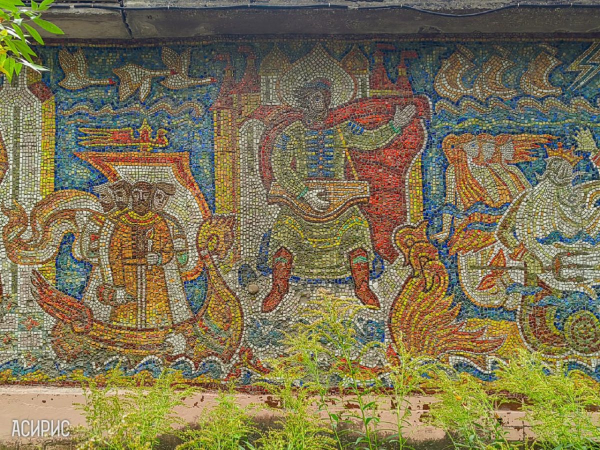Реставрация мозаики «Садко» на фасаде детсада №150 в Приокском районе завершится в октябре