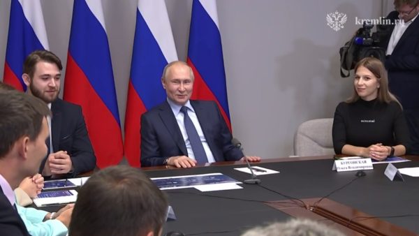 Владимир Путин встретился с молодыми учеными Ядерного центра в Сарове