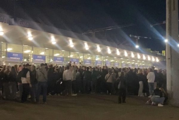 Концерт на стадионе «Нижний Новгород» обернулся массовой давкой