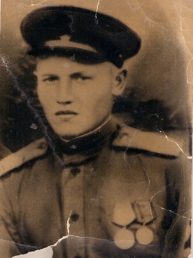 Уроженец села Аламасово Вознесенского района Василий Тишкин на войну ушёл в августе 1942 года