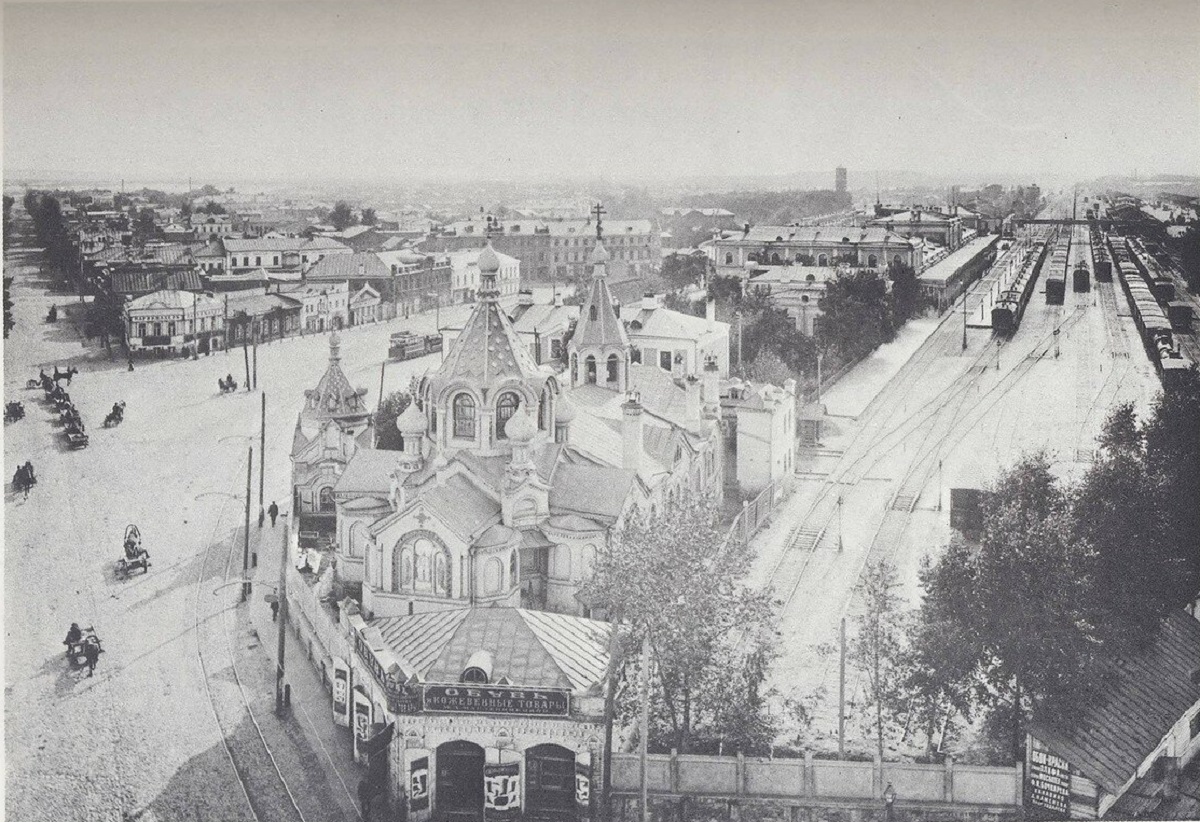 Вид на площадь Вокзальную, ныне - площадь Революции. 1900-е годы