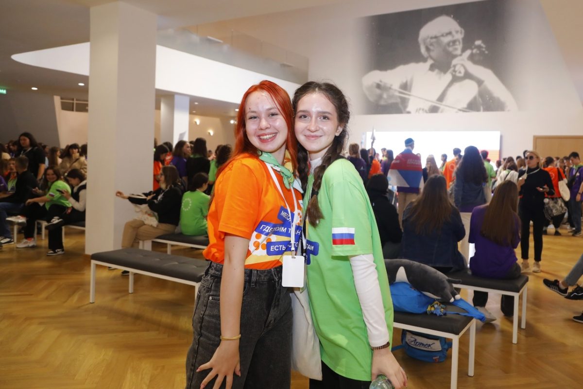 Яркие дети и яркие флаги собрались в нижегородском кремле