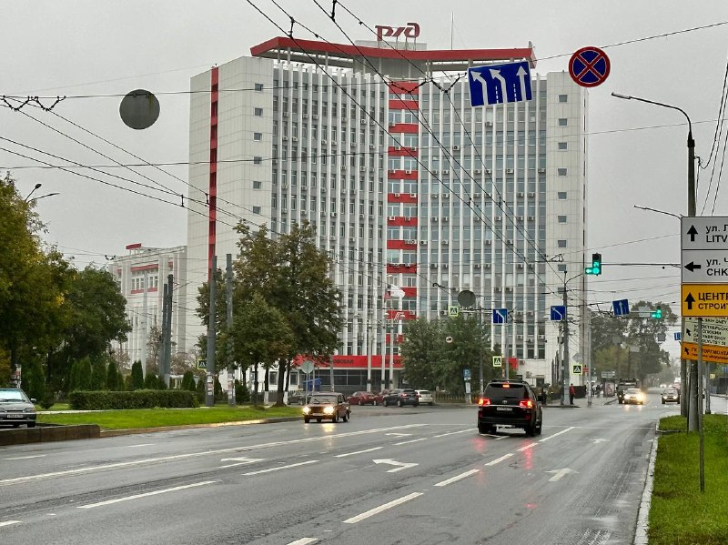 На пересечении проспекта Ленина и улицы Октябрьской Революции появилась дополнительная полоса