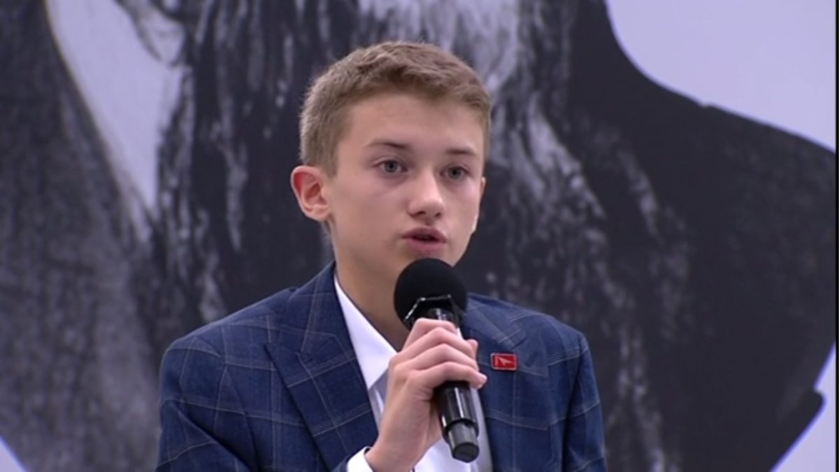 Нижегородский школьник прочитал свое стихотворение Владимиру Путину