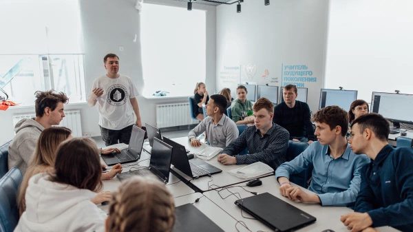 Онлайн-курс для школьников “Педагогика и Психология TO GO” организует Мининский университет