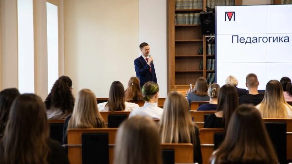 Михаил Пучков встретился со студентами Мининского университета