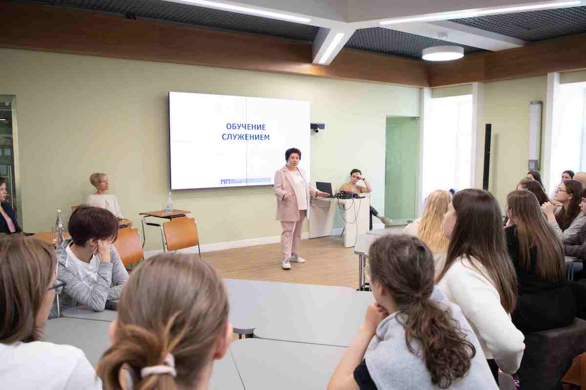 Всероссийский проект “Обучение служением” стартовал в Мининском университете