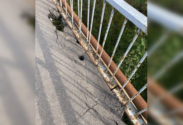 Пешеходный мост над оврагом в Кузнечихе планируют отремонтировать в октябре