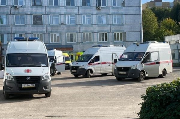 Несколько школьников упали в обморок на линейке в День знаний в Нижнем Новгороде