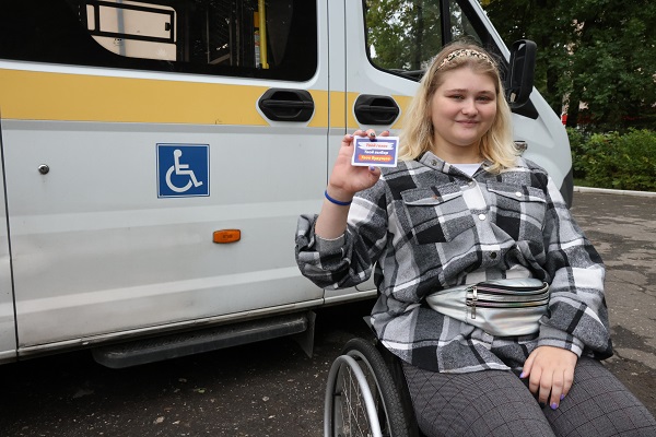 «Социальное такси» дежурит для инвалидов-колясочников в дни голосования