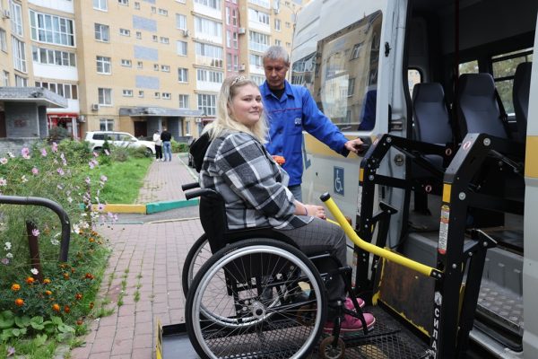Нижегородские инвалиды-колясочники воспользовались социальным такси в дни голосования