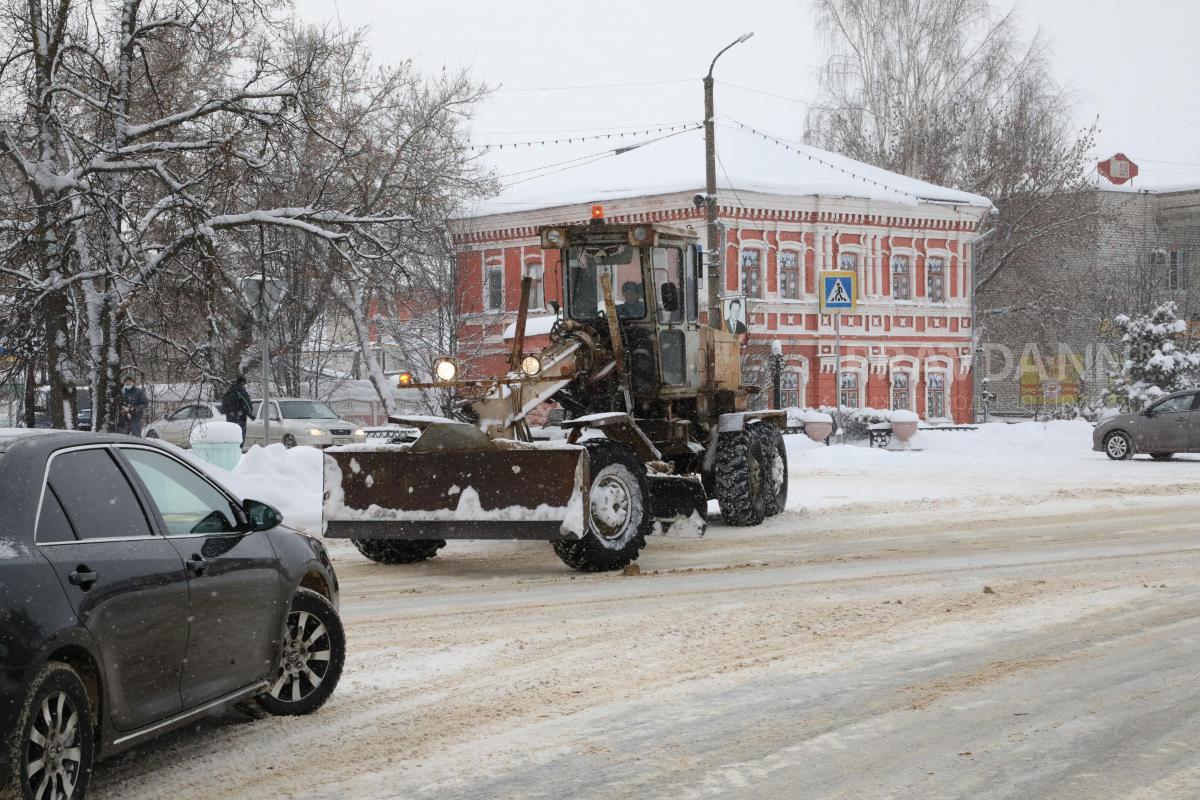 19 дорожных организаций будут чистить дороги зимой в Нижегородской области