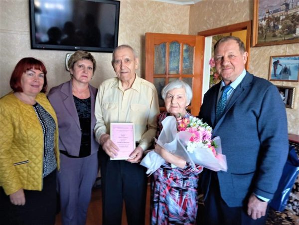 Семья Волковых из Володарского округа отметила 70-летнюю годовщину свадьбы
