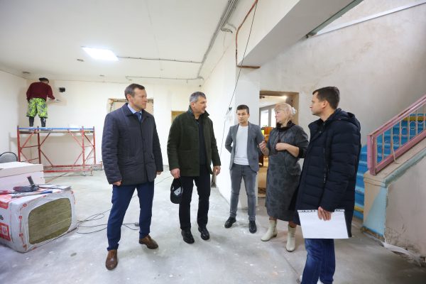 Иван Носков проверил ход ремонта в клубе инвалидов «Вера»
