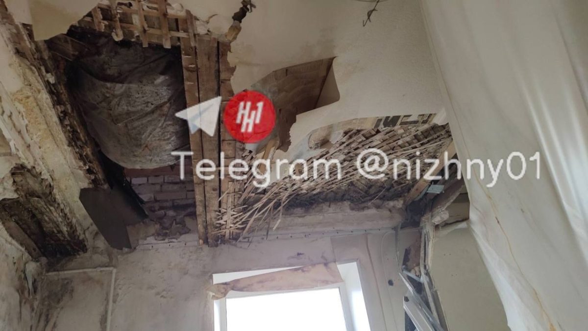 Прокуратура проводит проверку из-за обрушения потолка в квартире на улице Белинского