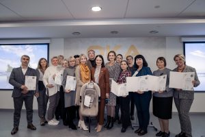 Роддомам Нижегородской области передали автолюльки для перевозки новорожденных