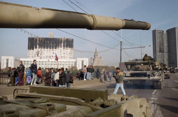 Расстрел Белого дома: вспоминаем, что произошло осенью 1993 года в Москве