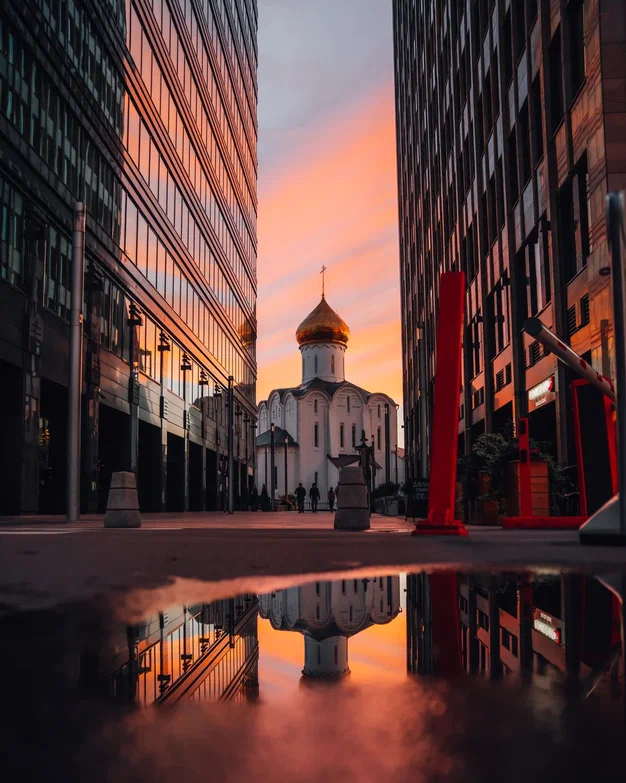 В Москве есть не только Красная площадь, но еще и Белая площадь!