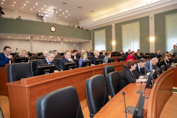 Спикер Заксобрания Карелии: педагоги получат по 100 тысяч рублей за успехи учеников