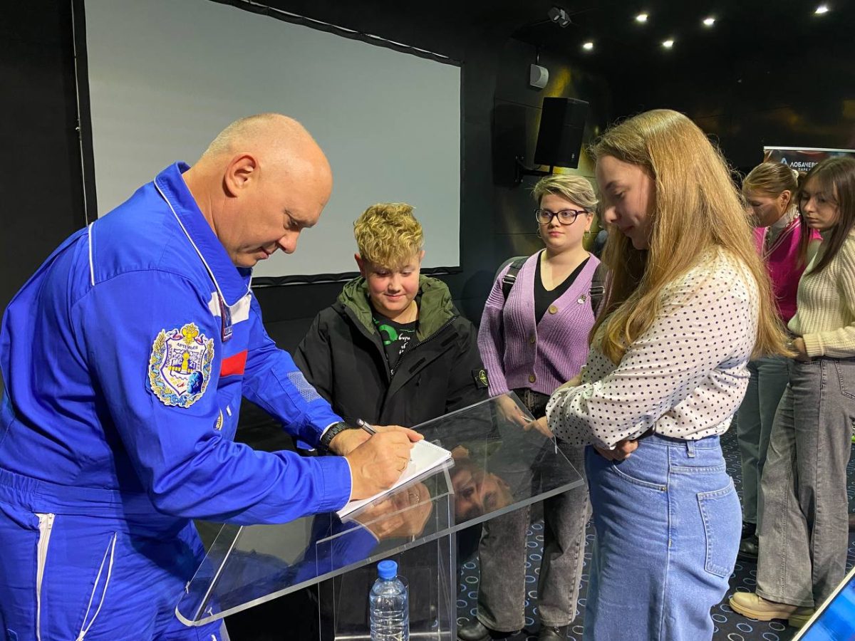 Космонавт Олег Артемьев рассказал, чем занимаются на МКС и какая зарплата у покорителей Вселенной