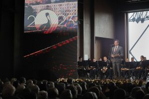 Более 100 педагогов наградил глава города Юрий Шалабаев накануне Дня учителя