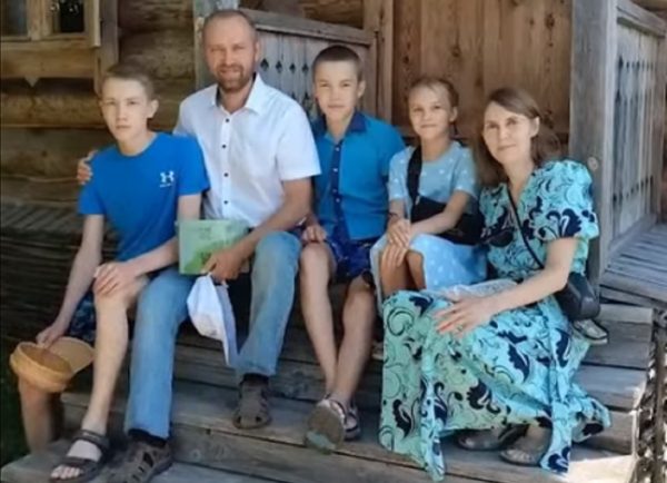 Многодетный отец Алексей Гроза рассказал, как правильно воспитывать мальчиков и девочек