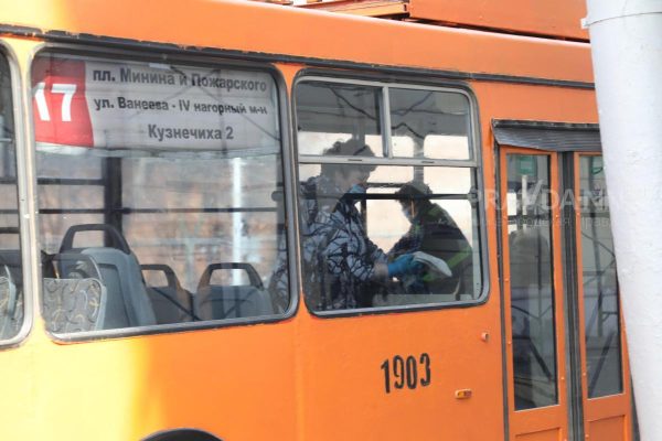 Три троллейбуса перестали ходить из-за скопления воды на улице Ивлиева