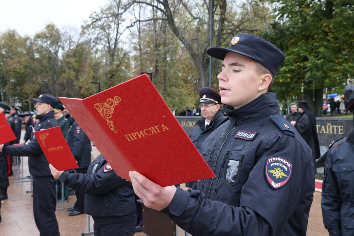 Более 300 курсантов Нижегородской академии МВД России приняли присягу в  Нижегородском кремле 6 октября 2023 года | Нижегородская правда