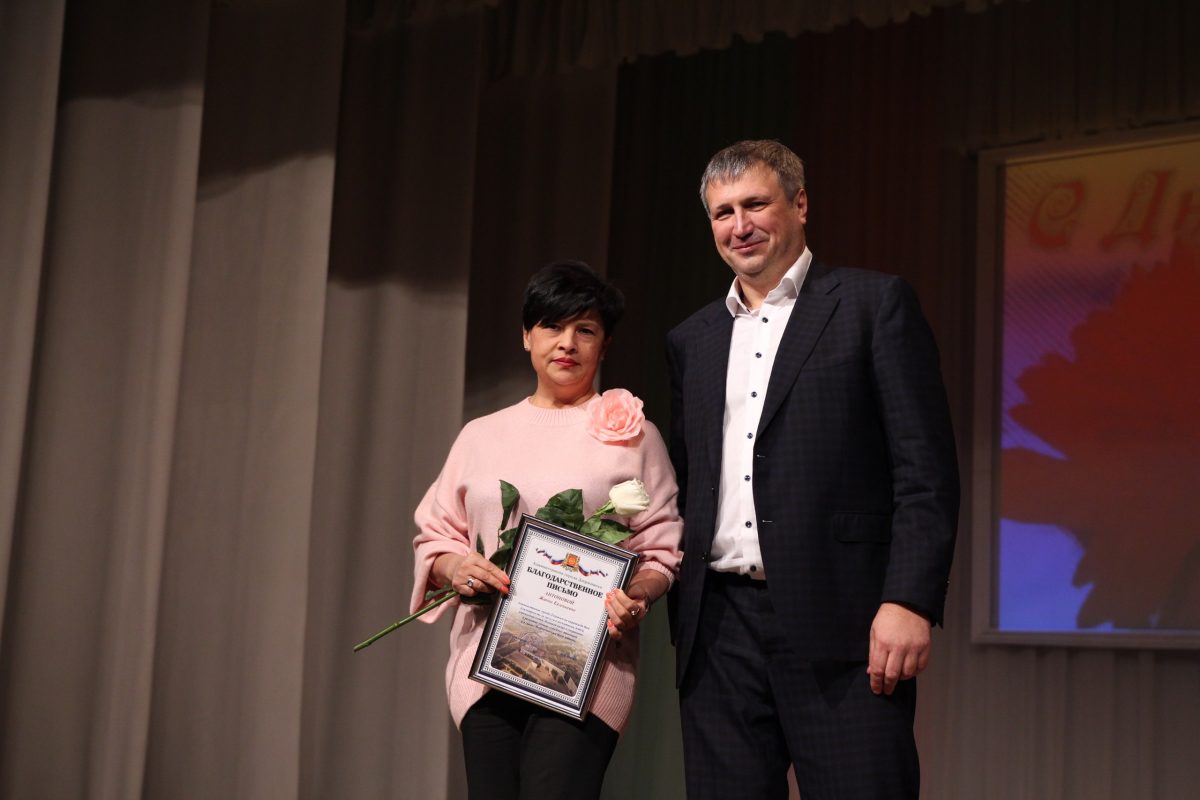 Иван Носков поздравил мам с предстоящим праздником