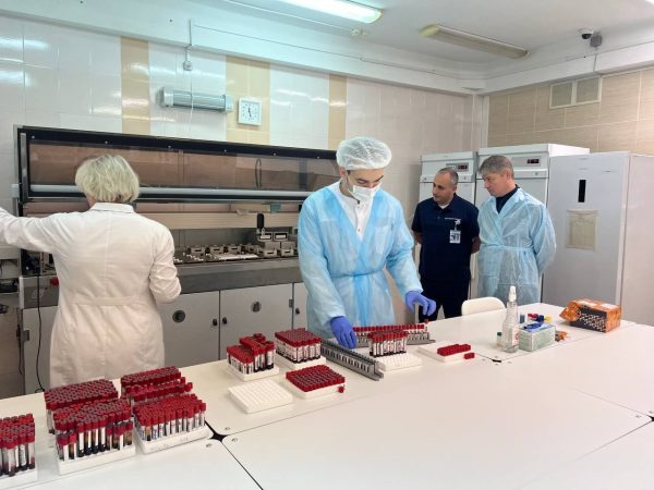 Роботизированную лабораторию Нижегородского областного центра по борьбе со СПИД оснастили новым оборудованием