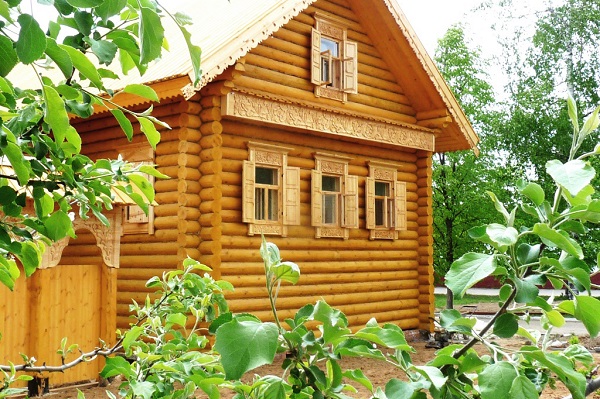 Дом построен исключительно по канонам деревянного зодчества