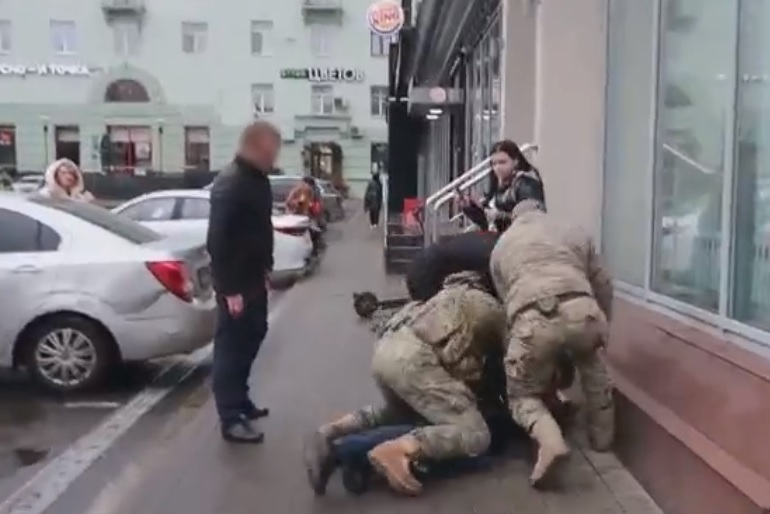 Нижегородца задержали за попытку сбыта боеприпасов в центре города