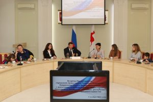 Олег Лавричев встретился с жителями Донецкой и Луганской Народных Республик