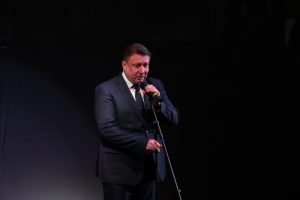 Олег Лавричев поздравил руководство и коллектив нижегородского ТЮЗа с 95-летием