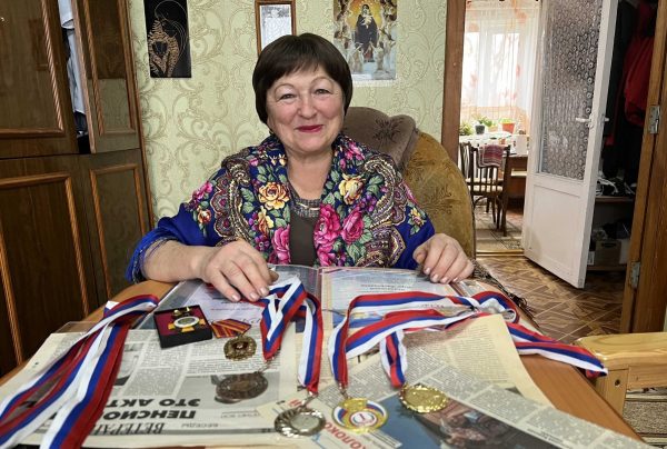 Дом там, где сердце: Вера Мазанова благоустраивает село Берёзов Майдан вместе с земляками 