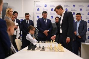 Глеб Никитин и Сергей Карякин открыли шахматный клуб в центре Нижнего Новгорода